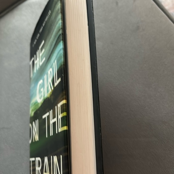 The Girl on the Train by Paula Hawkins - Picture 3 of 3